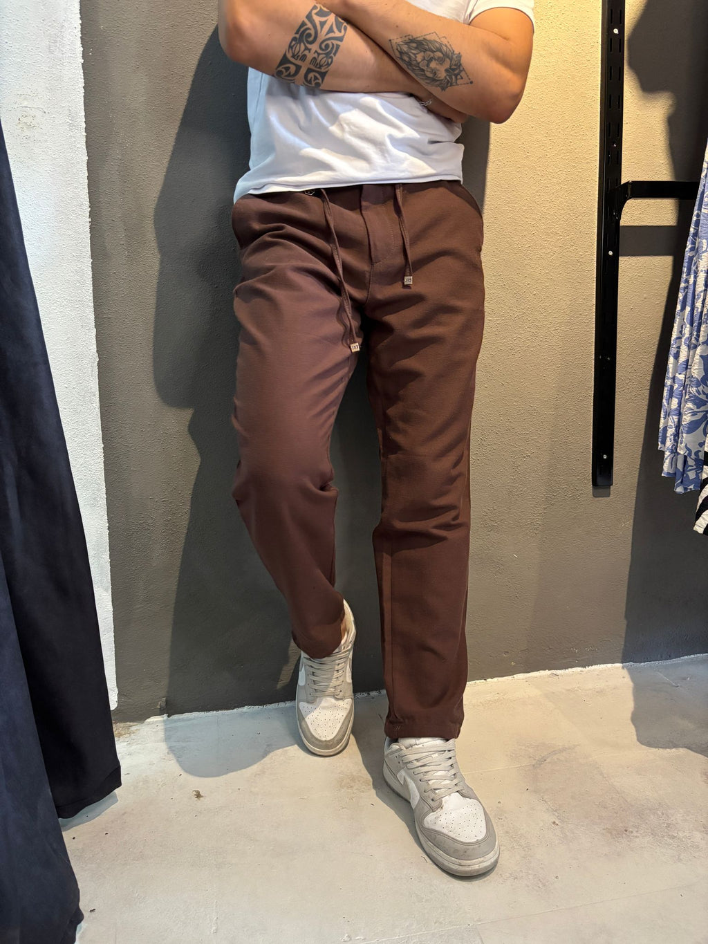 Beli Bağcıklı Kahverengi Kumaş Pantolon - Havuç Kesim