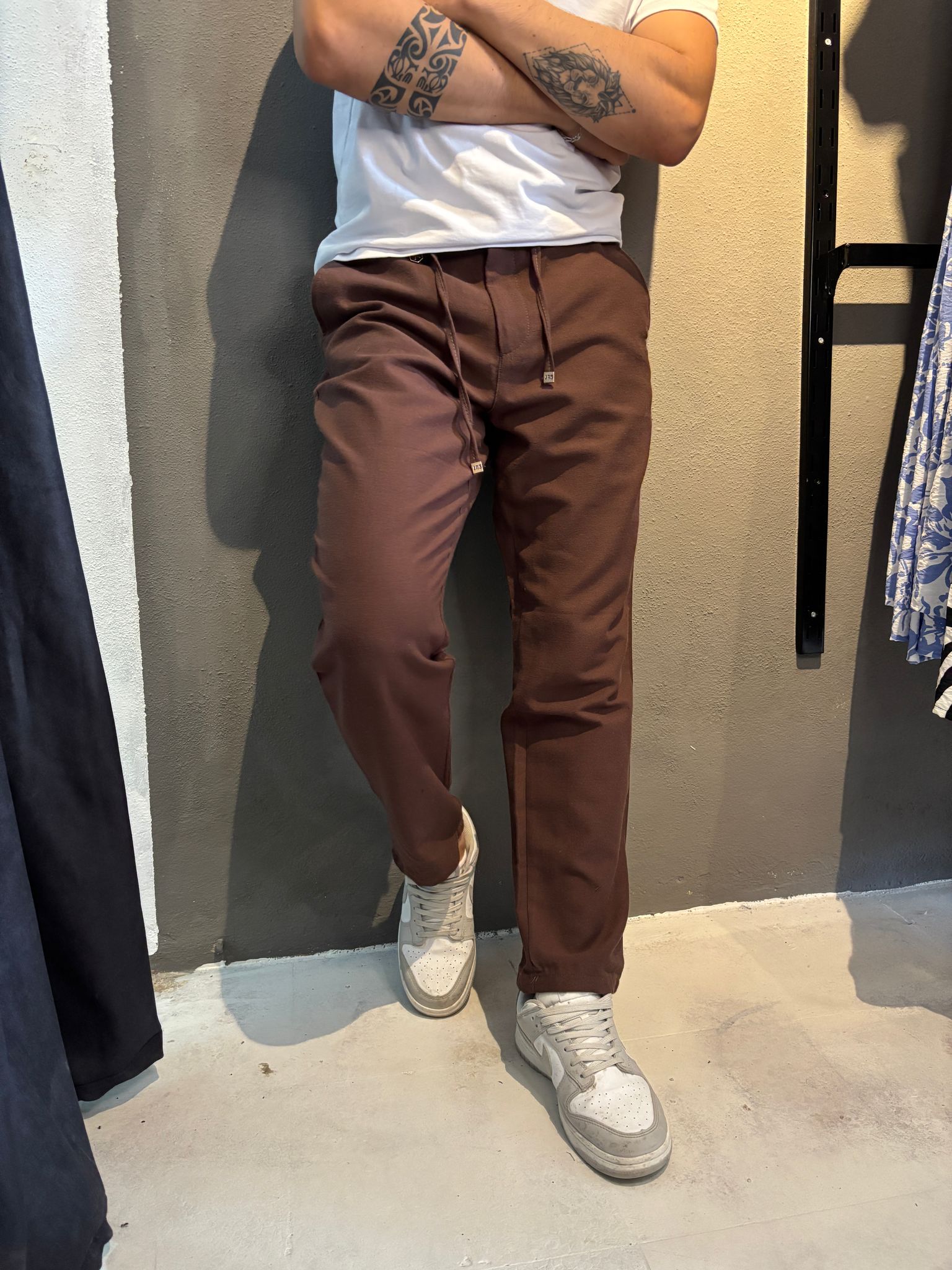 Beli Bağcıklı Kahverengi Kumaş Pantolon - Havuç Kesim