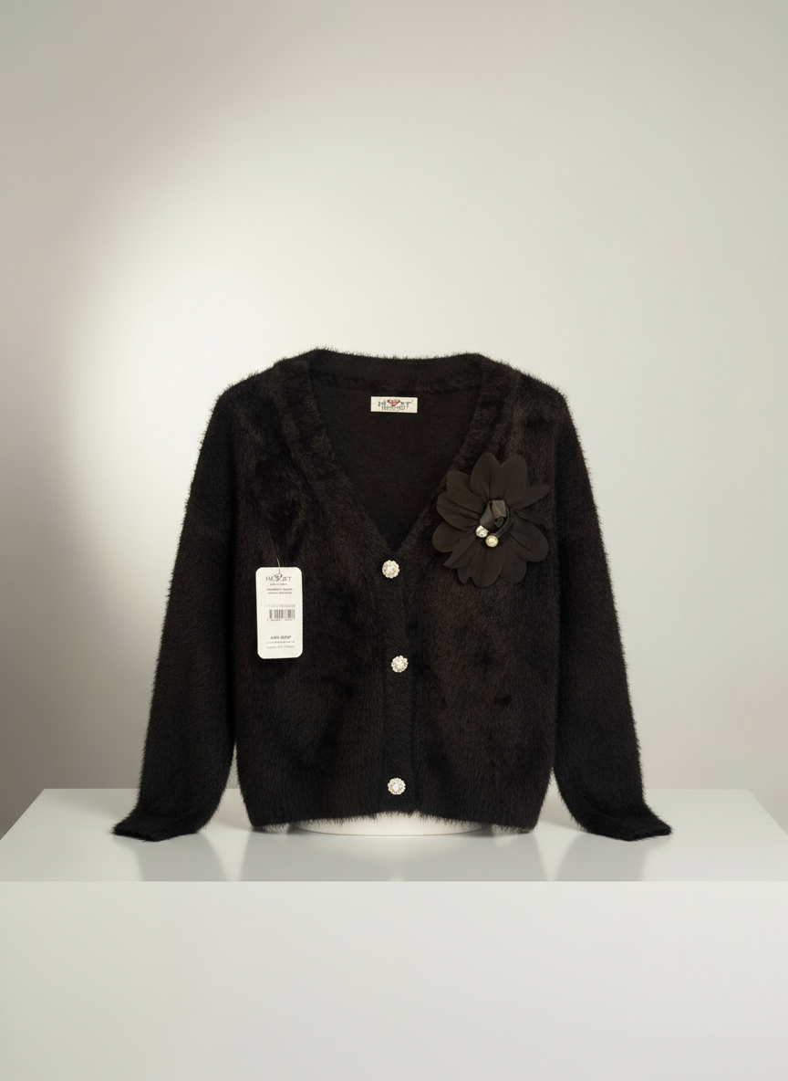 Siyah Tüylü Çiçek Broşlu Hırka