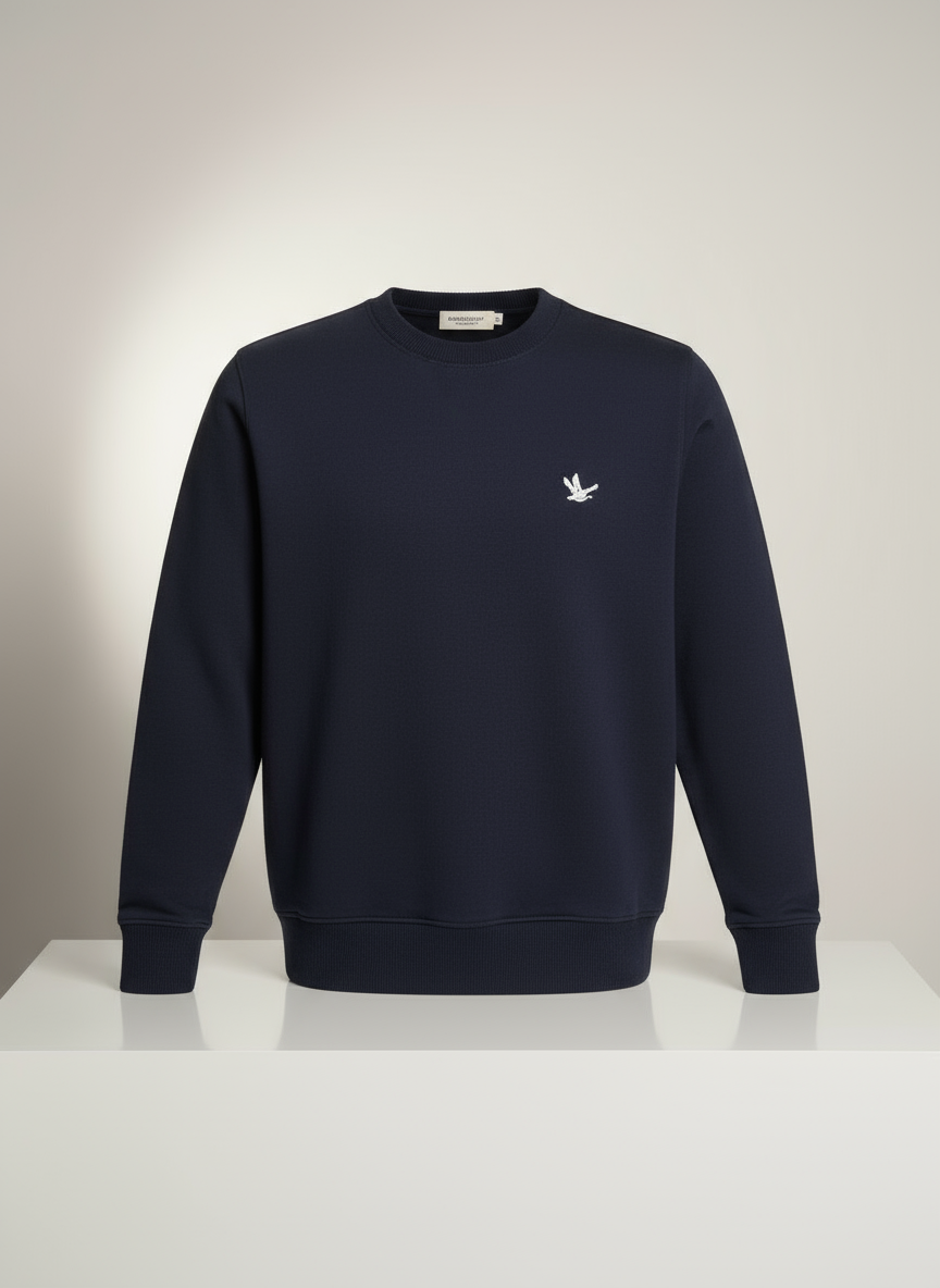 Siyah basic sweatshirt profesyonel ürün görseli - Crux Giyim